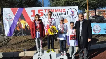 Bozüyük Saffet Şeker Ortaokulu'ndan 15 Temmuz Şehitlerini Anma Etkinliği