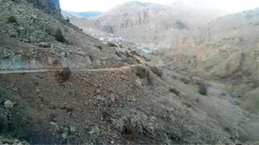 Büyükşehir Dağ-taş Demeden Yol Yapıyor