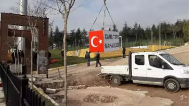 Şehidin Adının Verildiği Parka Türk Bayrağı ile Kamufle Edilen Baz İstasyonuna Tepki