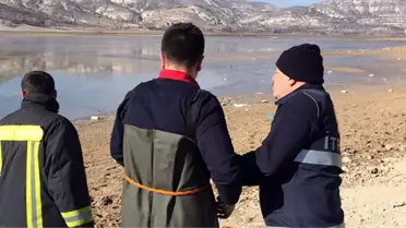 Ördek Avına Gittiği Gölde Bataklığa Saplandı