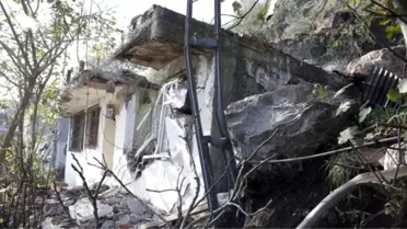 Trabzon'da Evin Üzerine Kaya Düştü