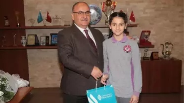 Minik Öğrencilerden Başkan Hasan Can'a Sürpriz Ziyaret