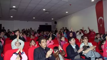 Öğrencilere Tiyatroyla Trafik Eğitimi