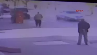 Adana Yürüyüşten Dönerken Kamyonet Altında Kaldı