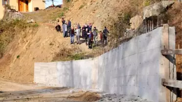 Tam Bir Rizeli İşi! Kuzenine Kızdı, Yolu Beton Duvarla Kapattı
