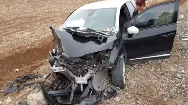 Minibüsle Otomobil Çarpışt: 5 Yaralı