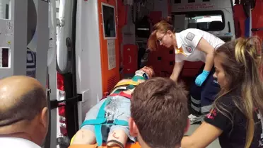 Aksaray'da Otomobil Şarampole Devrildi: 5 Yaralı