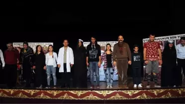Kent Tiyatrosu Aralık'a 'Çiçekler Solmasın' ile Perde Dedi