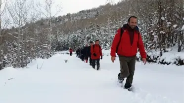 Gümüşhaneli Dağcılar Kar Altında Yürüdü