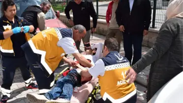 Afyonkarahisar'da Bıçaklı Kavga: 1 Ölü, 1 Yaralı