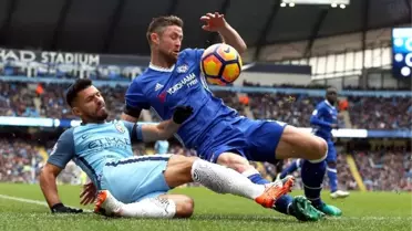 Agüero'ya 4 Maç Ceza