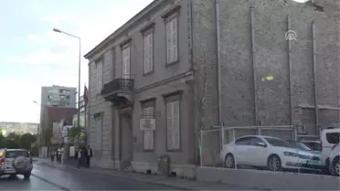 Kaplumbağa Kabuğundan Müzik Aleti Tasarladı