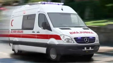 Amasya'da Otomobil Bariyere Çarptı: 4 Yaralı