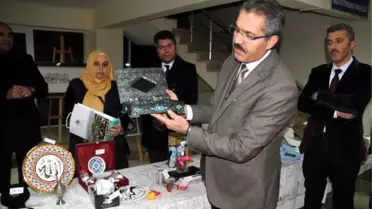 Başkan, Hediyeleri Halep'e Yardım İçin Açık Artırma ile Sattı