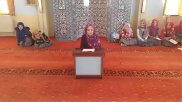 Kız Öğrencilerden Vaaz Programı