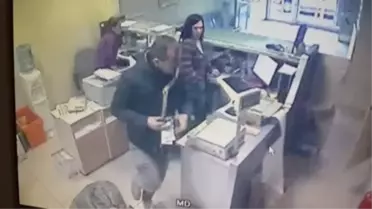 Silahlı Soyguncu PTT'de Hamile Memuru da Yaraladı