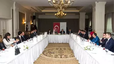 Taşyapan Çiftinden Mülki İdare Amirlerine Veda Yemeği