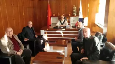 Kanser Tedavisi Gören Koordinatöre Destek İçin 60 Personel Saçlarını Kazıttı