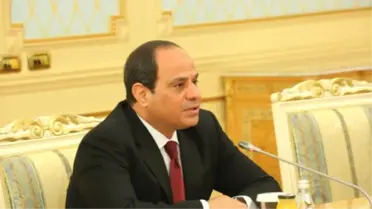 Mısır Cumhurbaşkanı Sisi Rus Petrol Patronu Sechin Görüşmesi