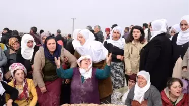 Terör Saldırısı Kurbanı Şoför, Kürtçe Ağıtlarla Toprağa Verildi