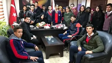 Öğretmen ve Öğrencilerden Polislere Anlamlı Ziyaret