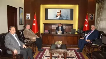 Rektöre Körfez Sportif Havacılık Kulübü'nden Plaket
