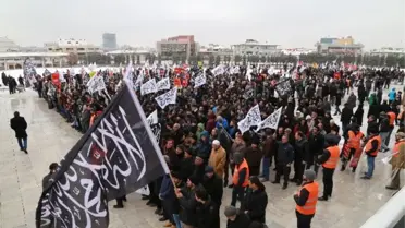 ABD Büyükelçiliğine Yürümek İsteyen Grup ile Polis Arasında Gerginlik
