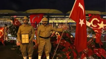Gaziler, Şehitler Tepesinde 2 Saat Nöbet Tuttu