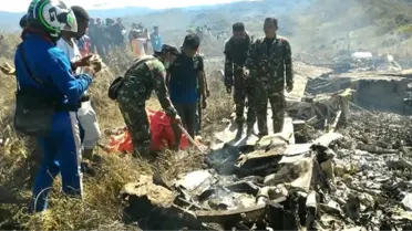 Endonezya'da Askeri Uçak Düştü: 13 Ölü