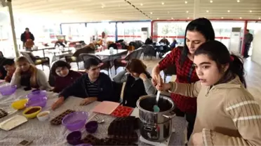 Yılbaşı Çikolataları Özel Öğrencilerden