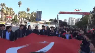 Adana'da Binlerce Kişi Teröre Karşı Yürüdü