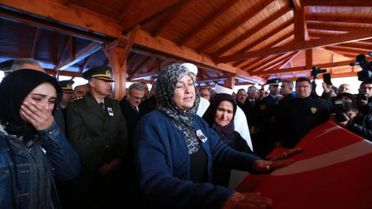 2- Şehit Annesi: Ben Sana Bu Rütbeyi Sağlayamazdım