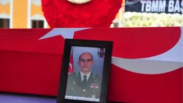 Bursa Şehit Binbaşı Albayrak'ı 30 Bin Kişi Gözyaşlarıyla Uğurladı