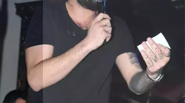 İdo, Peş Peşe Şampanya Açtıran Annesine Patladı: Bu Gördüğün Alın Teri