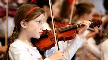 Muğla Öğrencilere Geleneksel Müzik Eğitimi