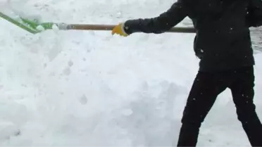 Çatıda Kar Temizlerken Düşen Kişi Öldü