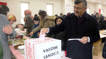 Belediye Başkanı 'Halep' Yazılı Pastayı 5 Bin Liraya Aldı