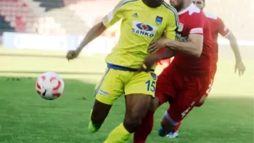 Büyükşehir Gaziantepspor İlk Yarıda Taraftarlarını Üzdü