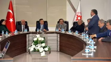 Vali Elban, Sivil Toplum Kuruluşları Temsilcileri ve İş Adamlarıyla Bir Araya Geldi