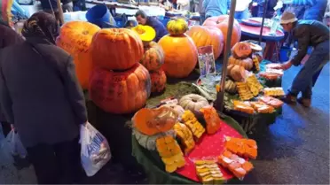 Yılbaşı İçin Bal Kabakları Satışa Çıktı