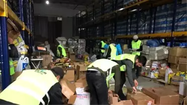 Evlerindeki Gıdanın Yarısını Halepliler Için Göndermişler