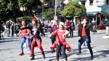 Zumba Dansıyla 'Savaşa Hayır' Dediler