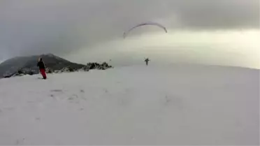 Karla Kaplı Ganos Dağı'nda Yamaç Paraşütü