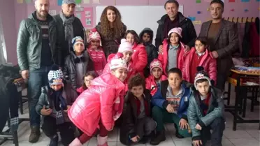 Ovacık'ta Öğrencilere Kışlık Kıyafet Yardımı