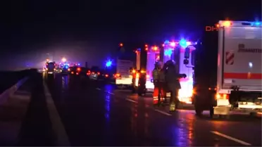 Almanya'da Katliam Gibi Kaza: 6 Ölü, 13 Ağır Yaralı