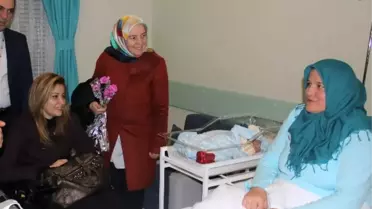 Bursa'da Yeni Yılın İlk Bebeklerine Milletvekili Sürprizi