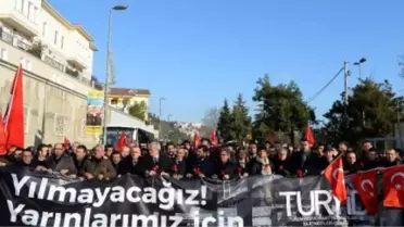 Reina Önüne Ziyaretçi Akını