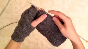 Iyilik Denizi'Nde Halepli Çocuklar Için Örüyorlar