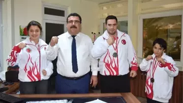 Muay Thai Sporcuları Erdoğan'ı Ziyaret Etti