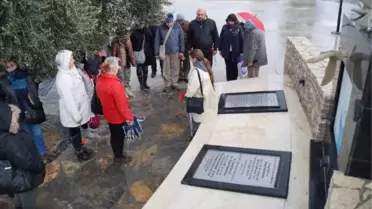 Kuşadası'nda Kahraman Polis İçin Saygı Duruşu